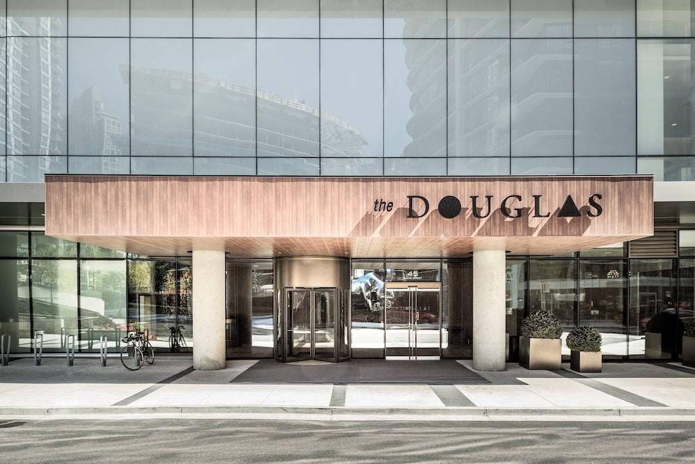 the DOUGLAS, Autograph Collection preview