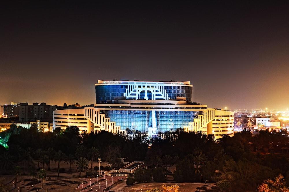 Holiday Villa Hotel And Residence City Centre Doha preview