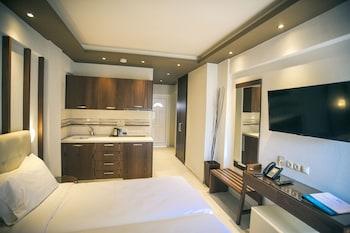 Royal Hotel and Suites - 26