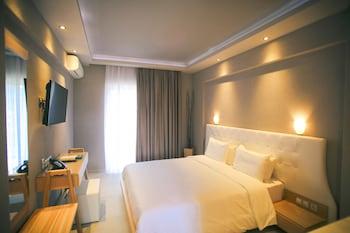 Royal Hotel and Suites - 6