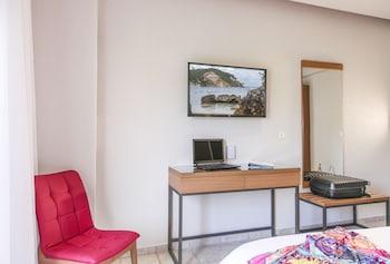 Royal Hotel and Suites - 11