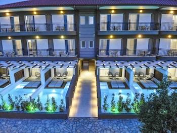 Royal Hotel and Suites - 2
