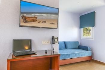 Royal Hotel and Suites - 18