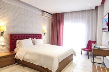 Royal Hotel and Suites - 30