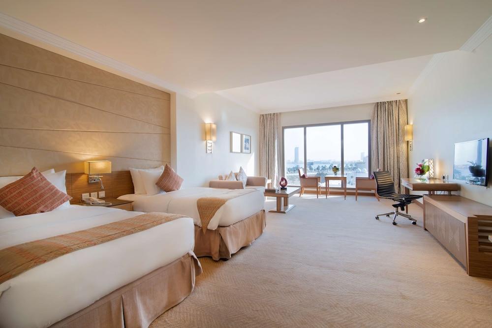 Golden Tulip Dammam Corniche Hotel preview