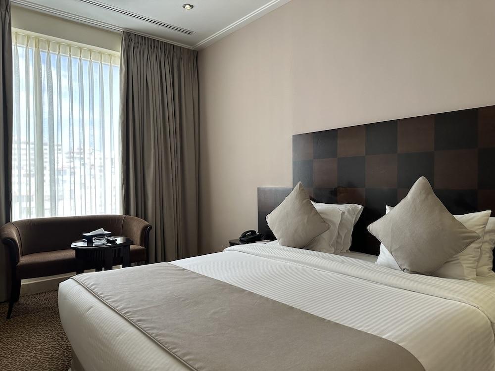 Ayass Hotel preview