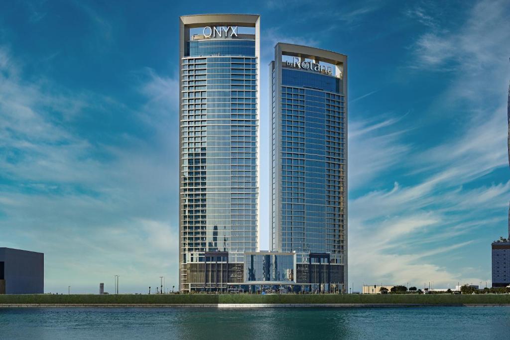 Onyx Rotana preview